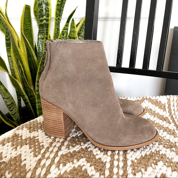 Urban Outfitters Ankle Boots - Picture 1 of 10